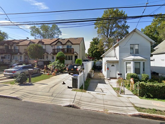 Single-family for Foreclosed Mariners Harbor, Staten Island