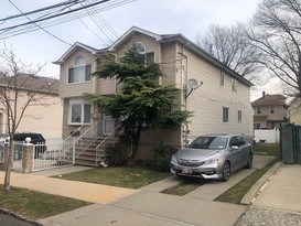 Home for Pre-foreclosure / auction Elm Park, Staten Island