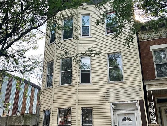 Townhouse for Pre-foreclosure / auction East New York, Brooklyn