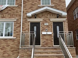 Home for Sale Throggs Neck, Bronx