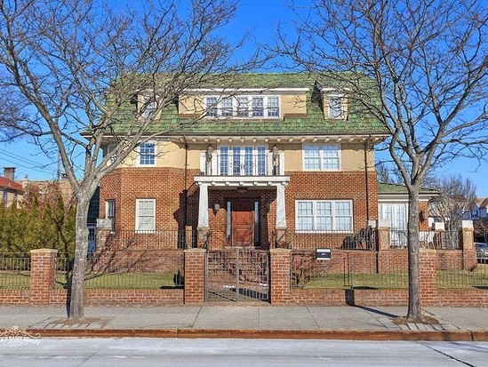 Single-family for Sale Manhattan Beach, Brooklyn