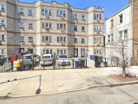 Apartment for Pre-foreclosure / auction Jamaica, Queens