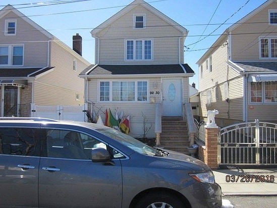 Single-family for Pre-foreclosure / auction Queens Village, Queens