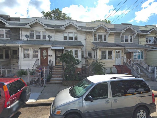 Single-family for Pre-foreclosure Woodhaven, Queens