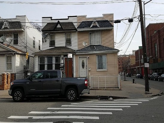 Single-family for Pre-foreclosure / auction Jamaica, Queens