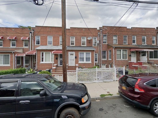 Single-family for Pre-foreclosure / auction Williamsbridge, Bronx