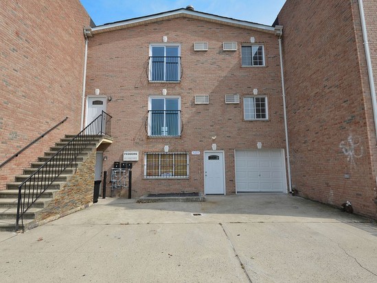 Multi-family for Sale Richmond Hill, Queens