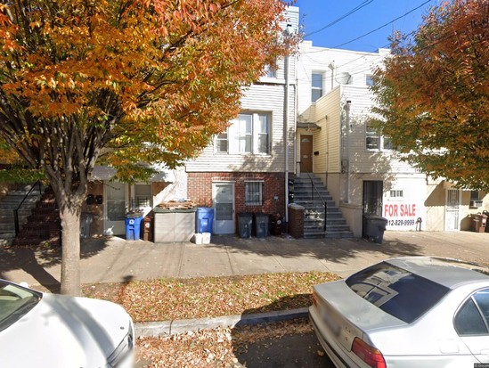 Single-family for Pre-foreclosure / auction Williamsbridge, Bronx