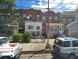 Home for Pre-foreclosure / auction Woodhaven, Queens