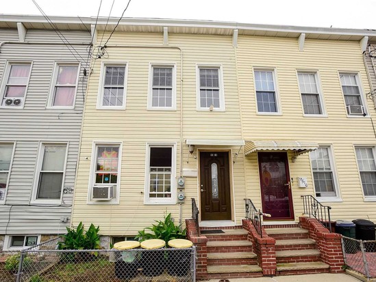 Multi-family for Sale Woodhaven, Queens