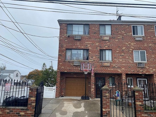 Multi-family for Sale Throggs Neck, Bronx