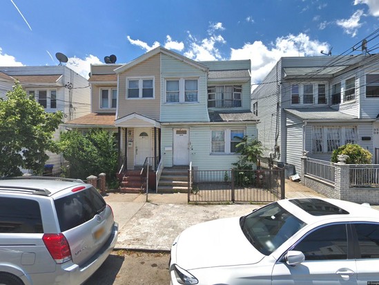 Multi-family for Pre-foreclosure / auction Woodhaven, Queens