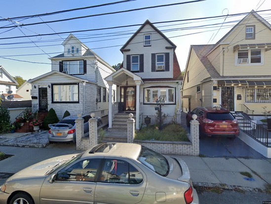 Multi-family for Pre-foreclosure Richmond Hill, Queens