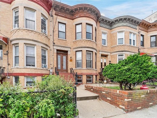 Multi-family for Sale Dyker Heights, Brooklyn