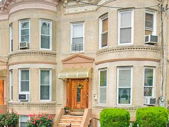 Multi-family for Sale Dyker Heights, Brooklyn