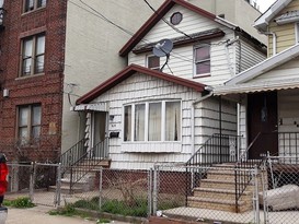 Home for Pre-foreclosure / auction Canarsie, Brooklyn