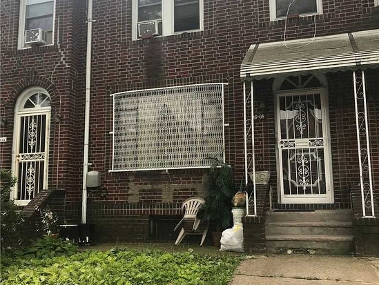 Single-family for Sale East Elmhurst, Queens