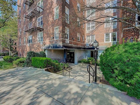 Condo for Sale Rego Park, Queens