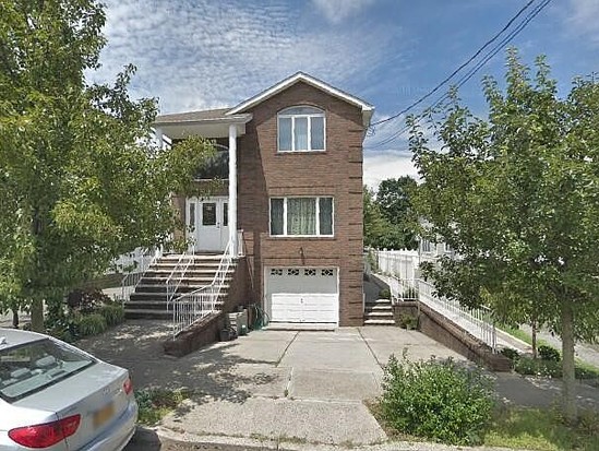 Multi-family for Pre-foreclosure / auction Princes Bay, Staten Island