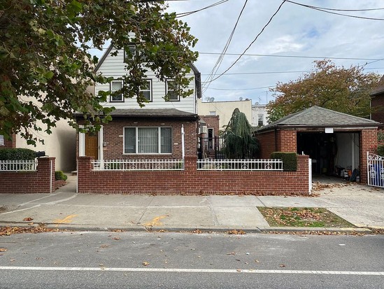 Multi-family for Sale Borough Park, Brooklyn