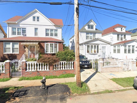 Single-family for Pre-foreclosure / auction Richmond Hill, Queens