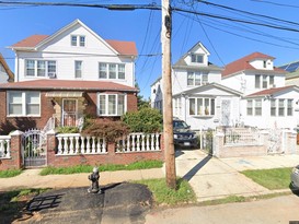 Home for Pre-foreclosure / auction Richmond Hill, Queens