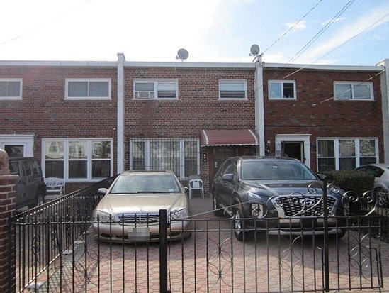 Single-family for Pre-foreclosure / auction East New York, Brooklyn