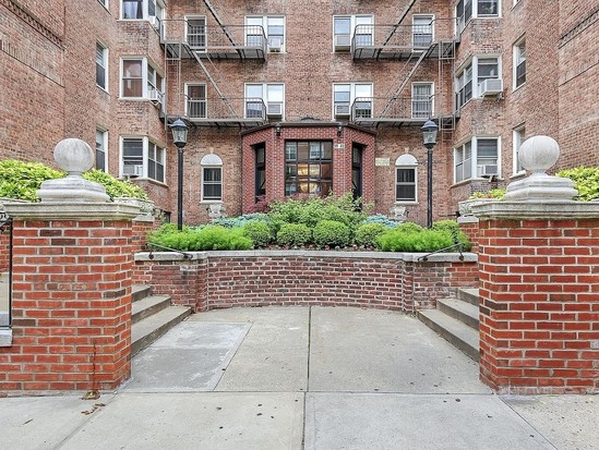 Condo for Sale Forest Hills, Queens