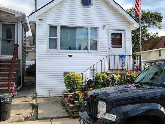 Single-family for Sale Howard Beach, Queens