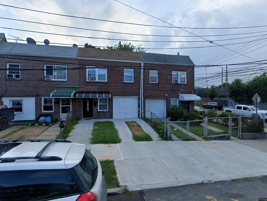 Single-family for Pre-foreclosure / auction Hollis, Queens