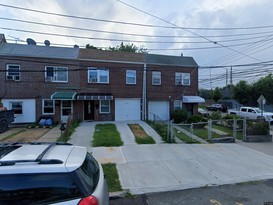 Home for Pre-foreclosure / auction Hollis, Queens