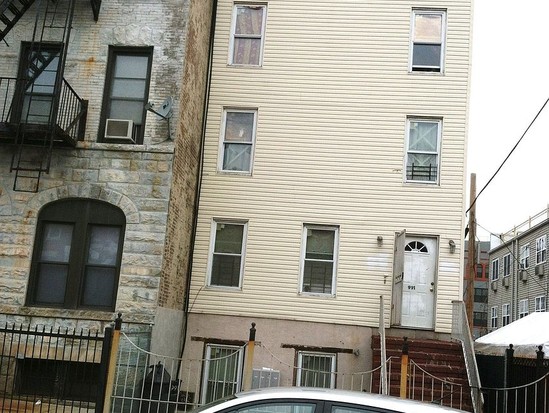 Multi-family for Pre-foreclosure / auction Bedford Stuyvesant, Brooklyn