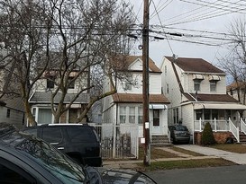 Home for Pre-foreclosure / auction Hollis, Queens