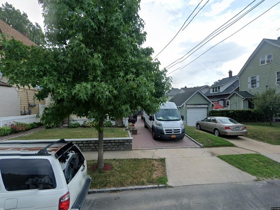 Single-family for Pre-foreclosure Hollis, Queens